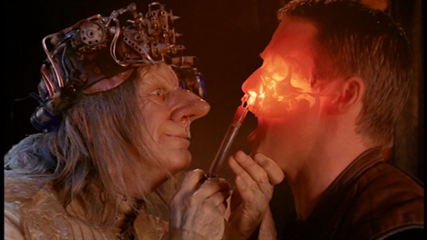 Farscape - 4x10 - Coup By Clam. 